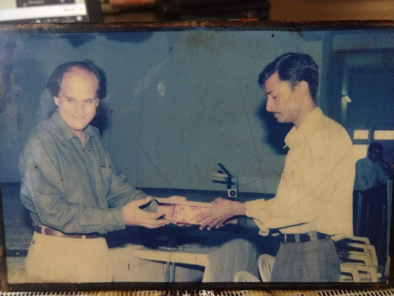 Recieving performane award from Mr Harsh Mariwala